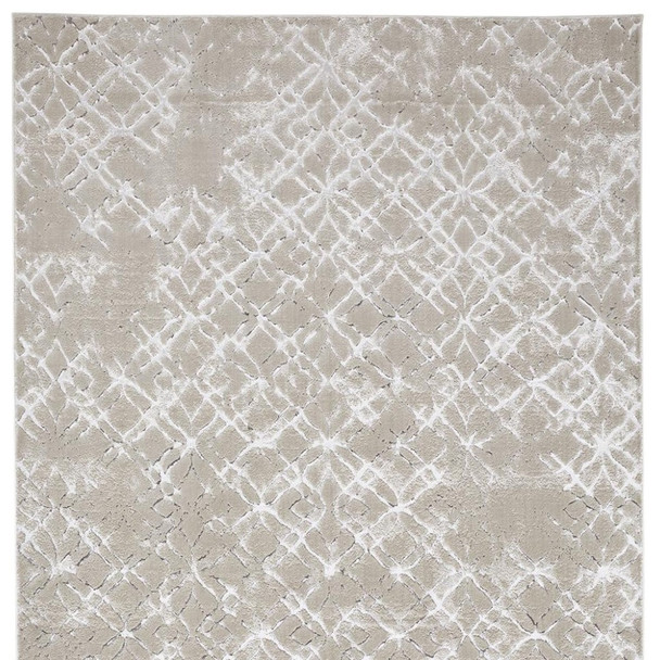8' X 10' Tan Silver And Gray Quatrefoil Area Rug