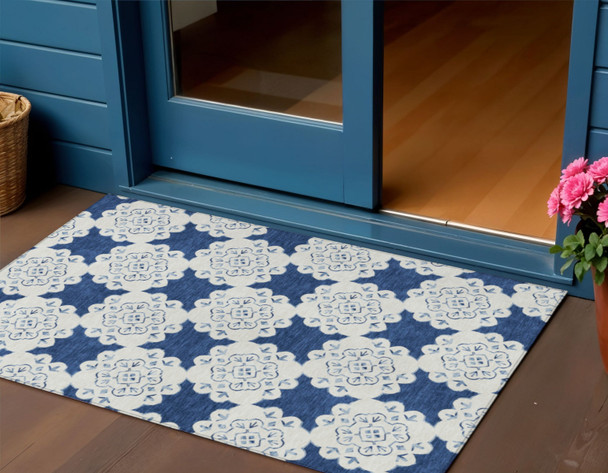 3' X 5' Navy Blue And Ivory Quatrefoil Washable Indoor Outdoor Area Rug