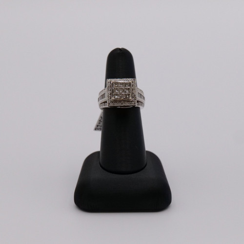 9 Princess Cut Cluster W/ Round Diamond Halo Ring - 10k - Size 6.75