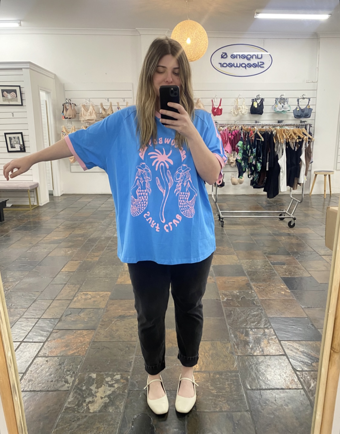 By Frankie Tee Surf Club