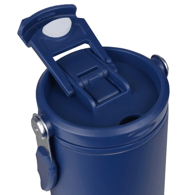 A drink bottle in navy blue with a secure flip-top lid and a side clip for easy carrying.