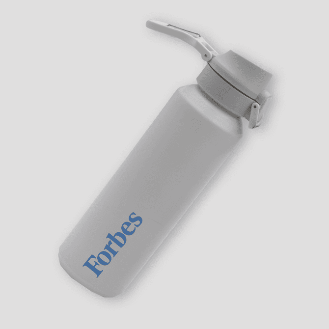 A drink bottle in grey with a grey lid and a spout, featuring a logo in blue.
