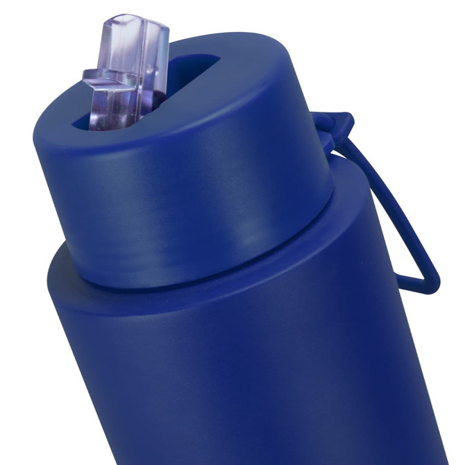 A drink bottle in navy blue with a clear spout and a handle, featuring a logo on the side.
