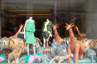 Merchandising 101 – How to use Inflatable Animals in Retail