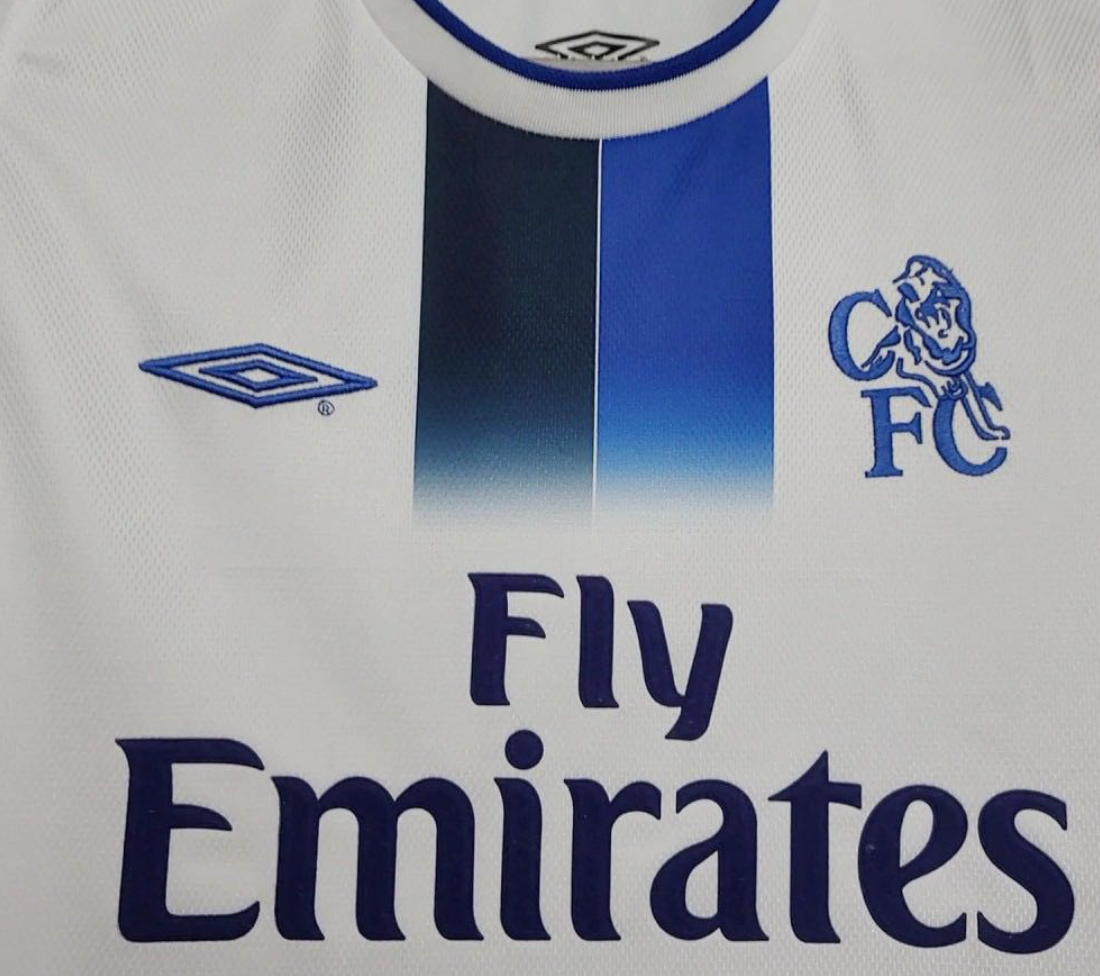 Chelsea 03/04 Men's Away Retro Shirt