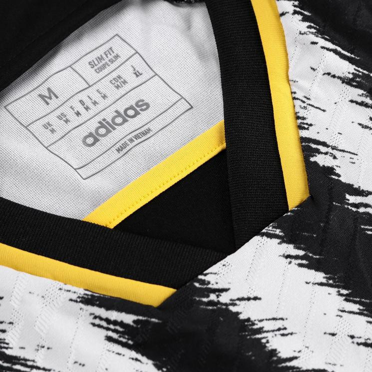 CHIESA #7 Juventus 23/24 Authentic Men's Home Shirt
