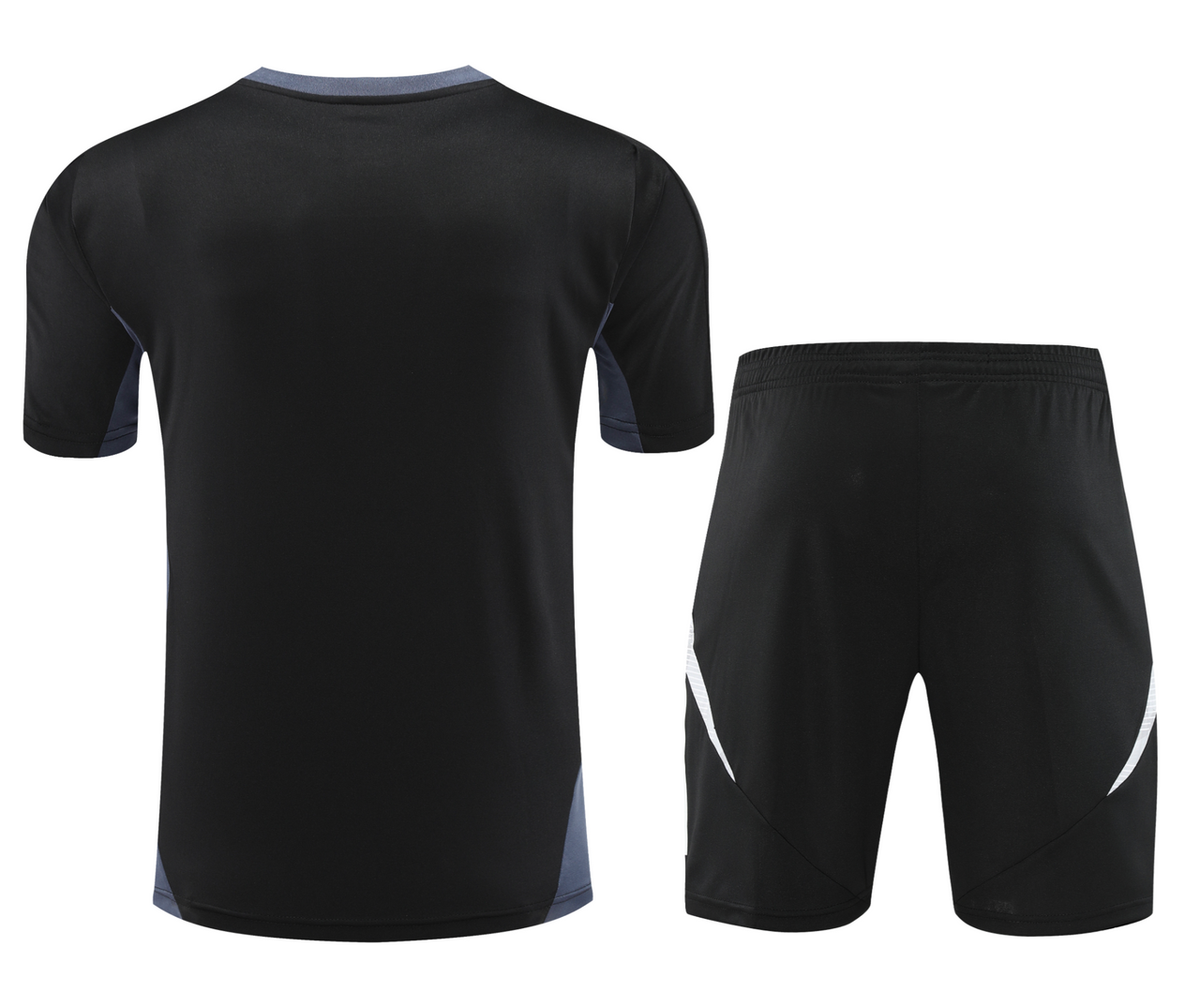 Manchester United 24/25 Men's Black Training Shirt