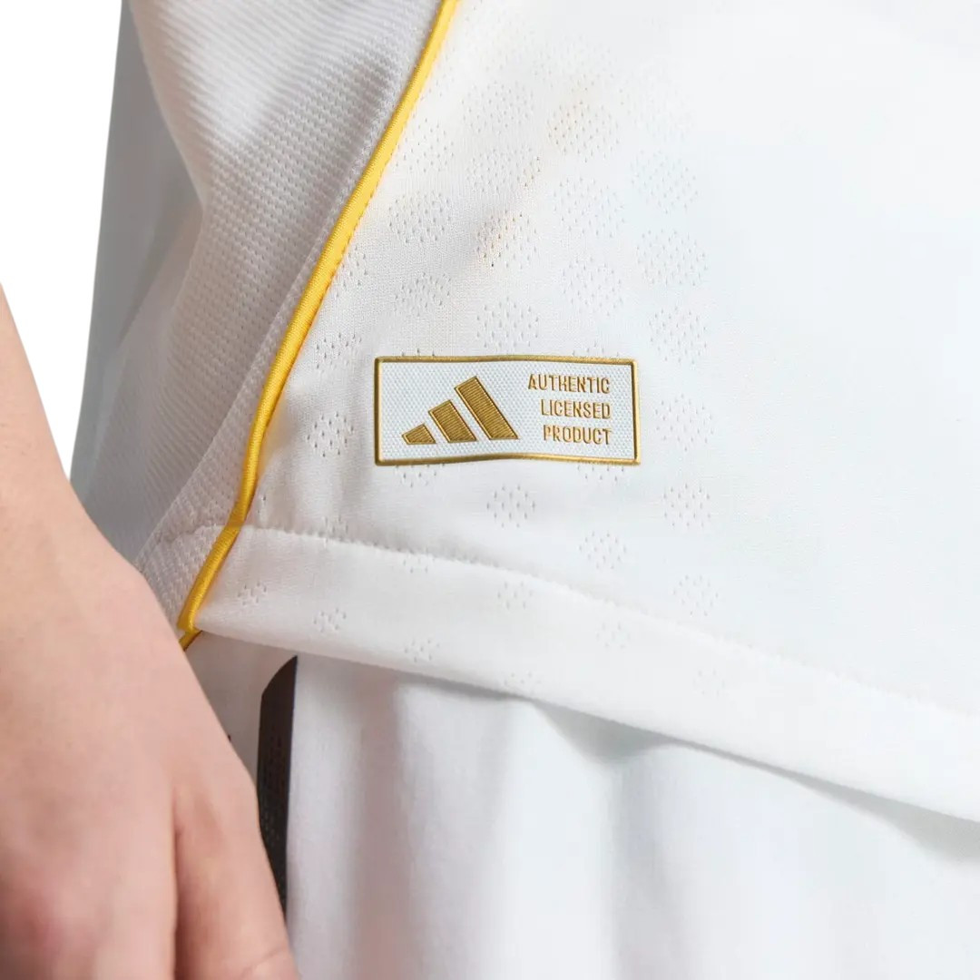 Real Madrid 25/26 Authentic Men's Home Shirt
