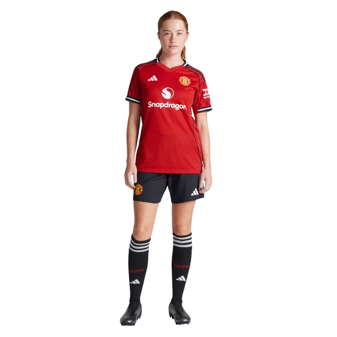B.FERNANDES #8 Manchester United 25/26 Women's Home Shirt - Man United Font