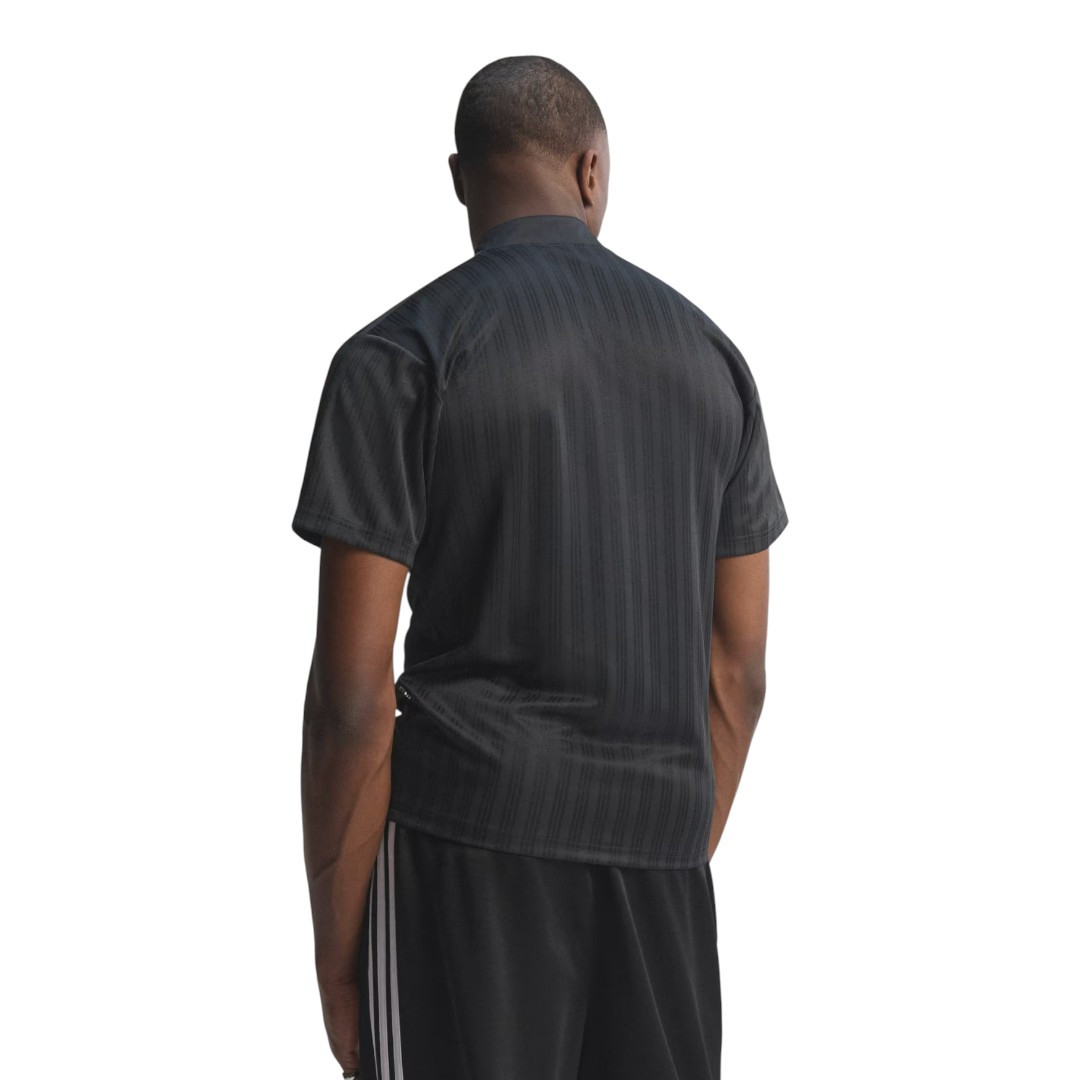 Liverpool 95/96 Men's Special Edition Blackout Retro Shirt