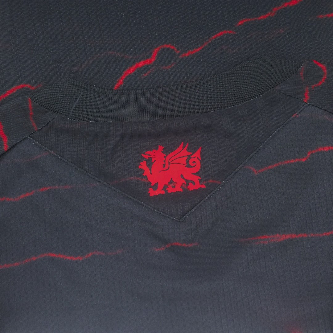 Wrexham 26/27 Stadium Men's Away Shirt