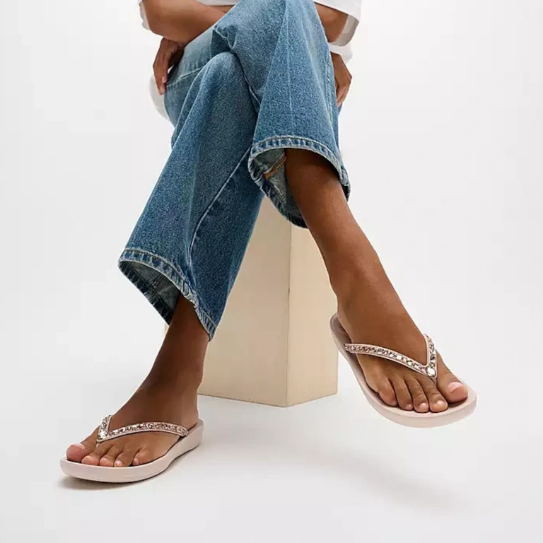 Fitflop iQushion Multi-Crystal Ergonomic Nude Rose Toe Posts