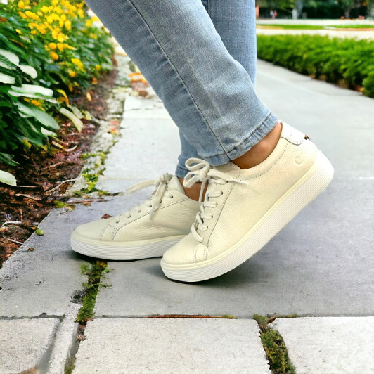 Ecco Soft 60 219203-01007 White Ladies Sneaker | newshoes.ie