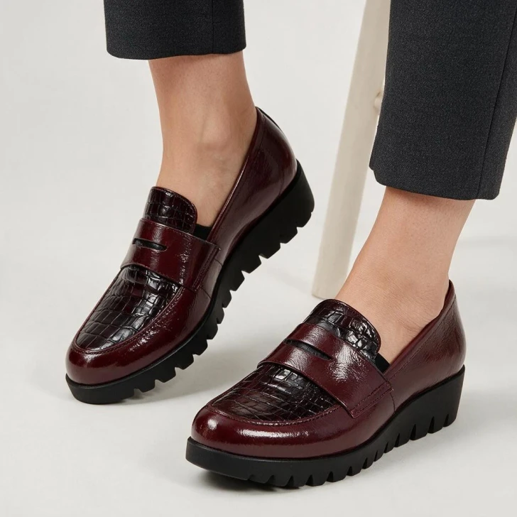 Wonders FLY 360 Wine Croc Patent Women's Wedge Casual Shoe