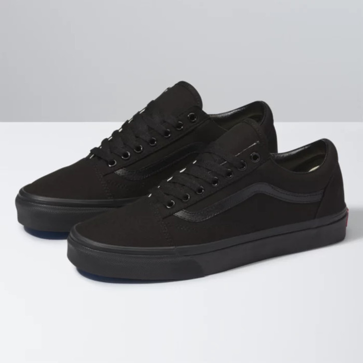 All black vans store with white laces