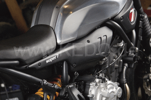 Super7 JvB-moto Side Panel Set, unpainted, 1 pair Yamaha XSR700 2016-2024
