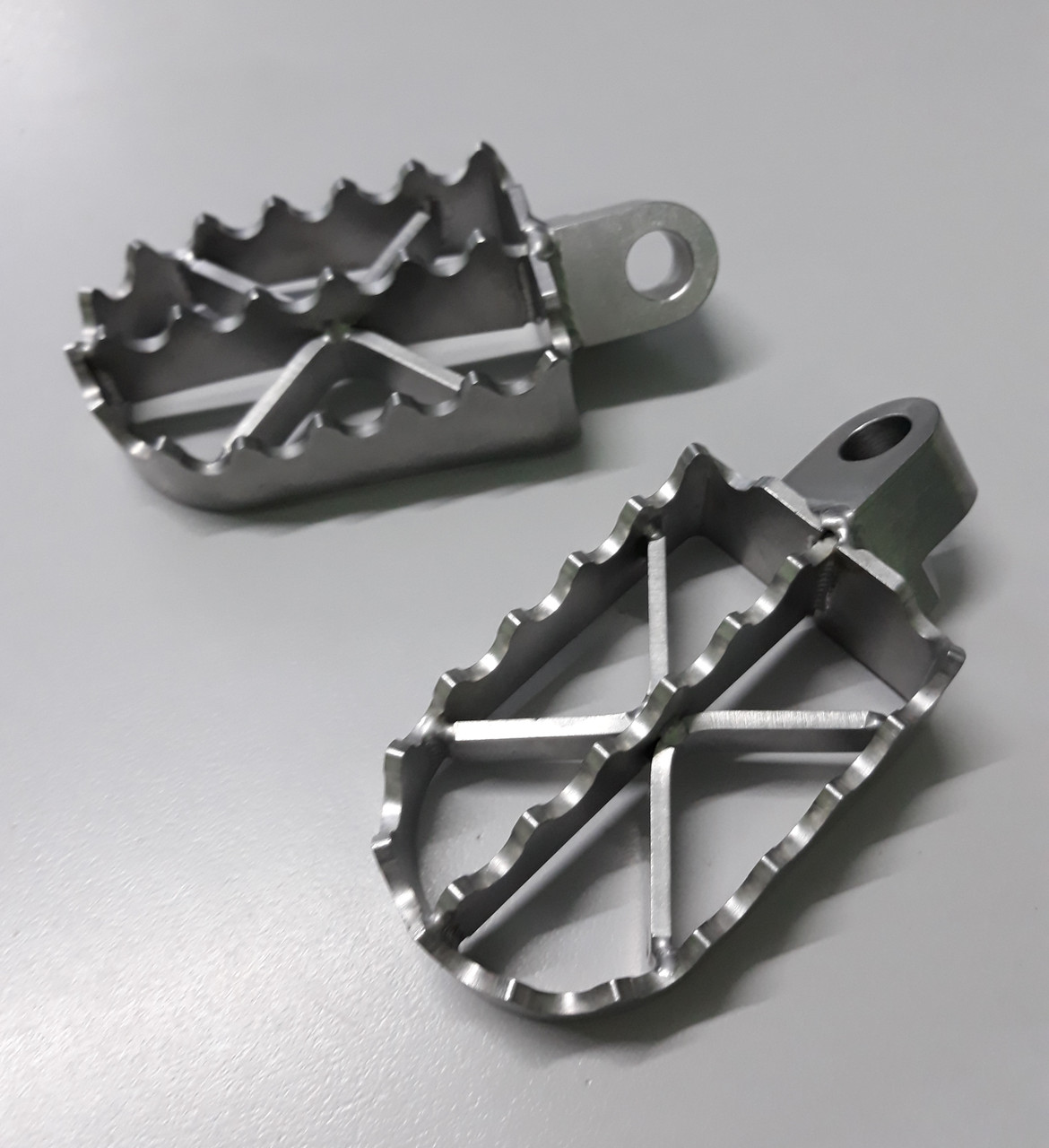 Footpegs TT500 XT500 Wide Toothed Stainless.