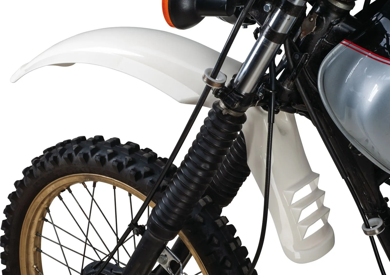 Front Fender Adapter Set, for mounting the XT600 fender from 1987-89 on the XT250 (for compatible fenders, see item 50783-XXX)