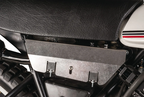 Retaining Plate/Heat Shield for Side Cover Right(please order 4 x item 27729 if necessary), OEM-reference # 3Y1-14718-00