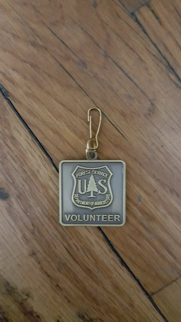 Forest Service Volunteer NEW LOGO Zipper Pull