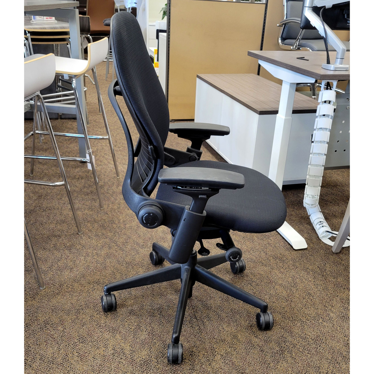 売り切れ品‼️美品‼️LOCKFIELD EQUIPMENT✨LFE CHAIR 2 LOCKFIELD EQUIPMENT LFE CHAIR 2 – Black Label