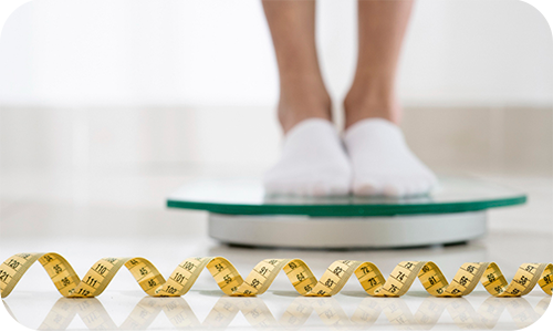 Servicio de medición de peso y control corporal en la farmacia