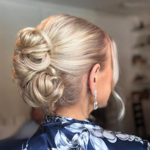 Updo - Formal Style Updo - Formal Style