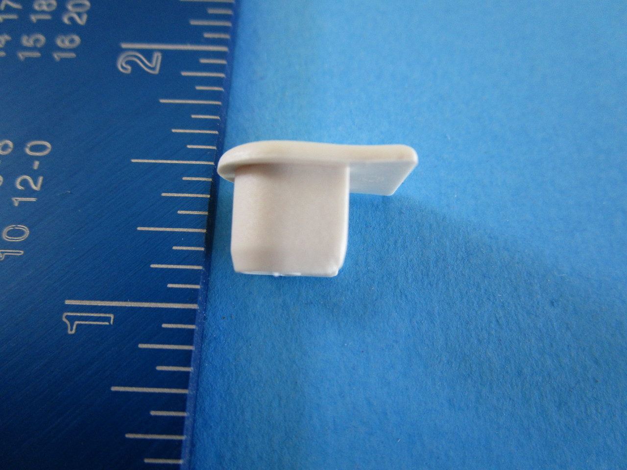 Tilt Bar End Cap 04