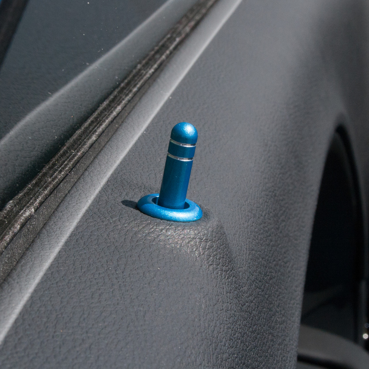 ランクル　ピンバッジ carboutiqueif2_blackchrome204