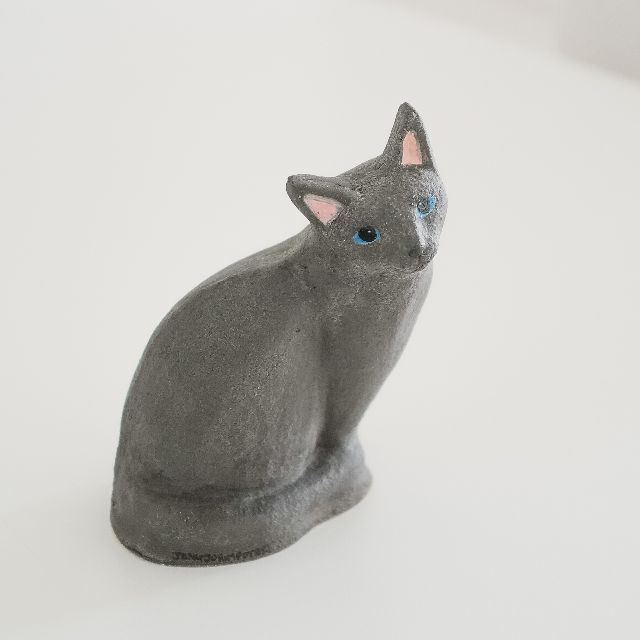 ceramic cat L