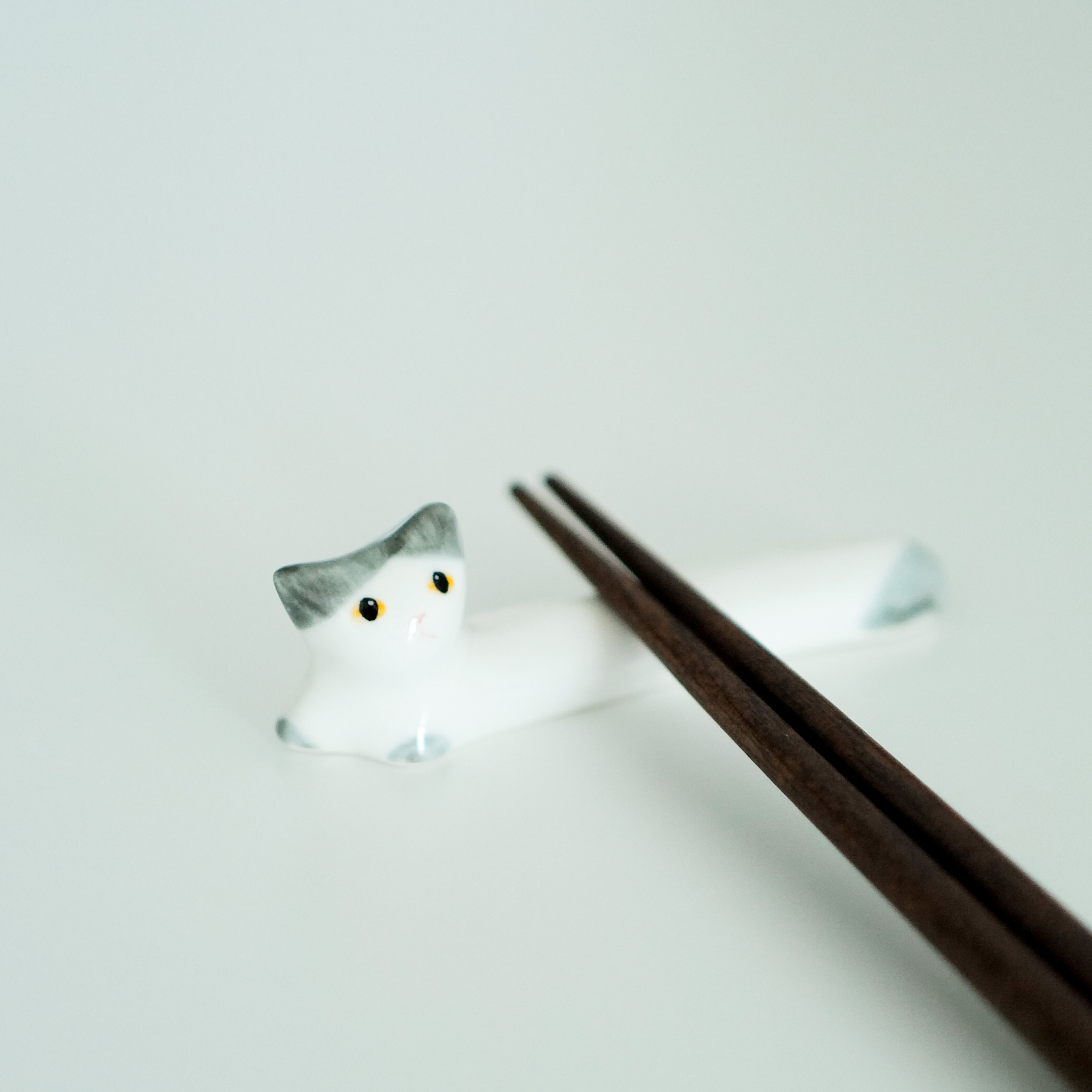 meow chopstick rest