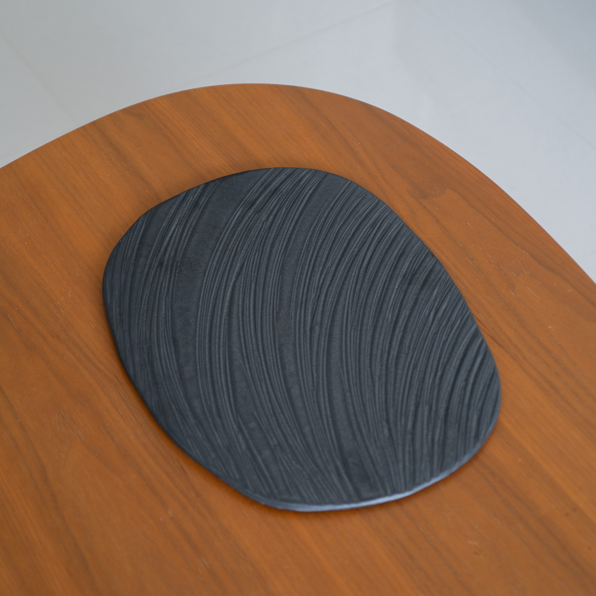 Black serving platter