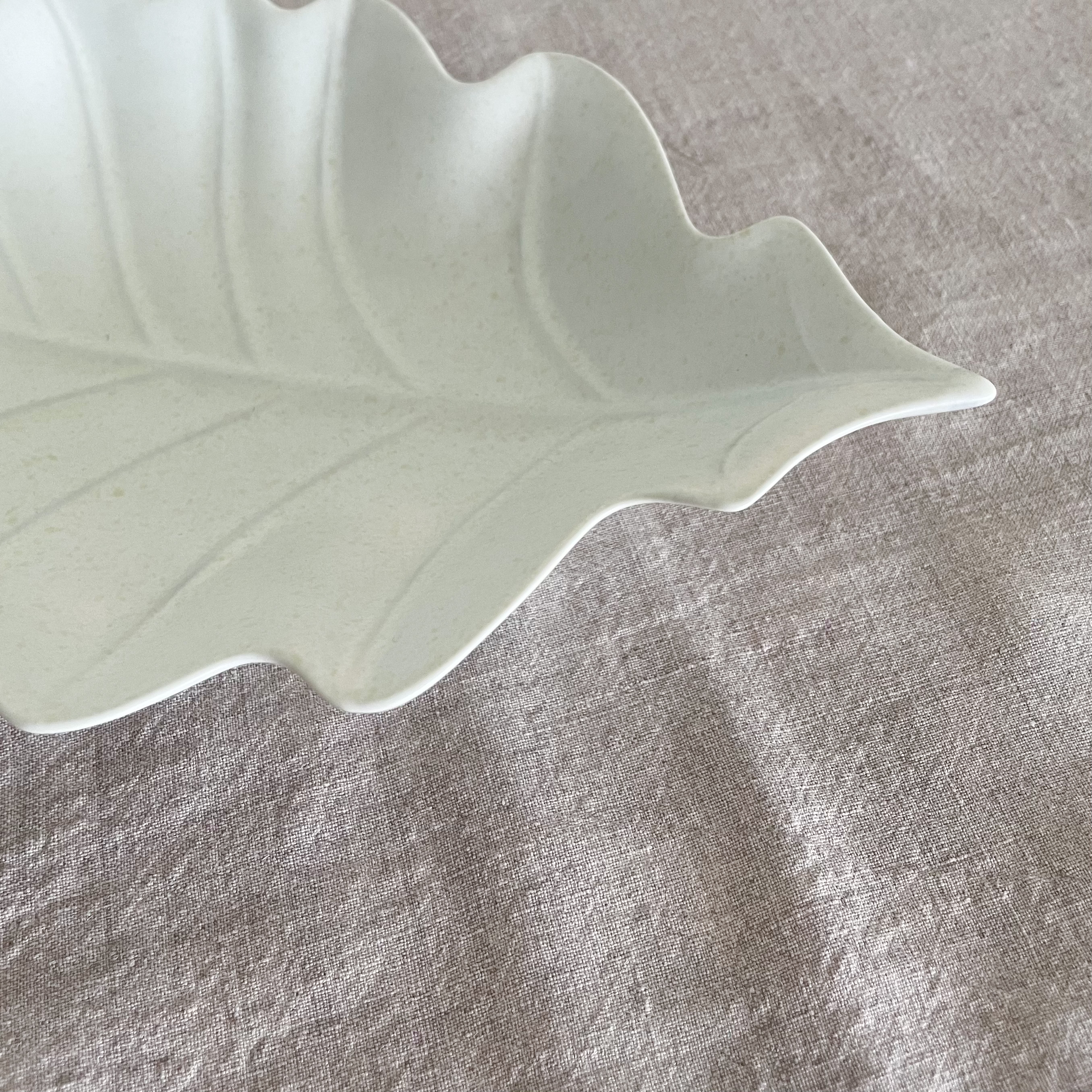 Fiddle leaf plate, Ceramic Botanic Garden