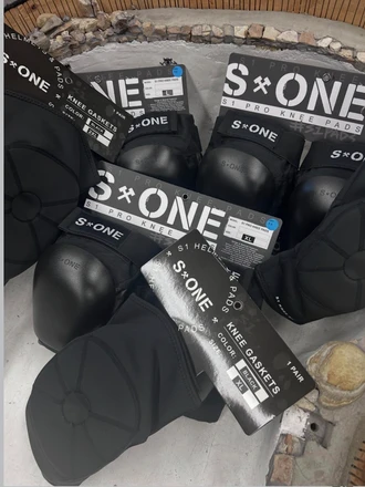 Hardlines Skateshop / S1 Helmets & Pads