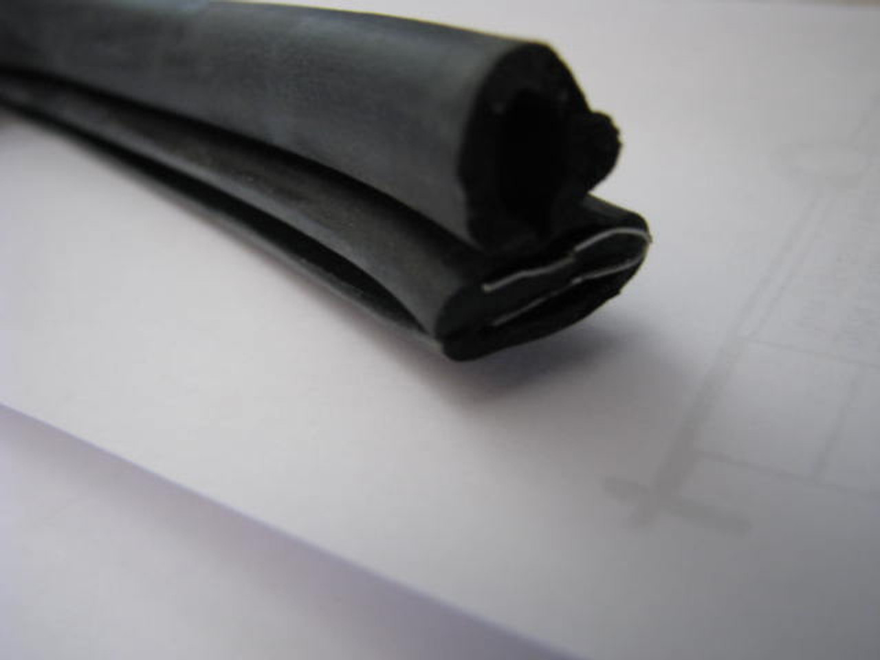 3/8" Bulb Trim Seal (HW245)