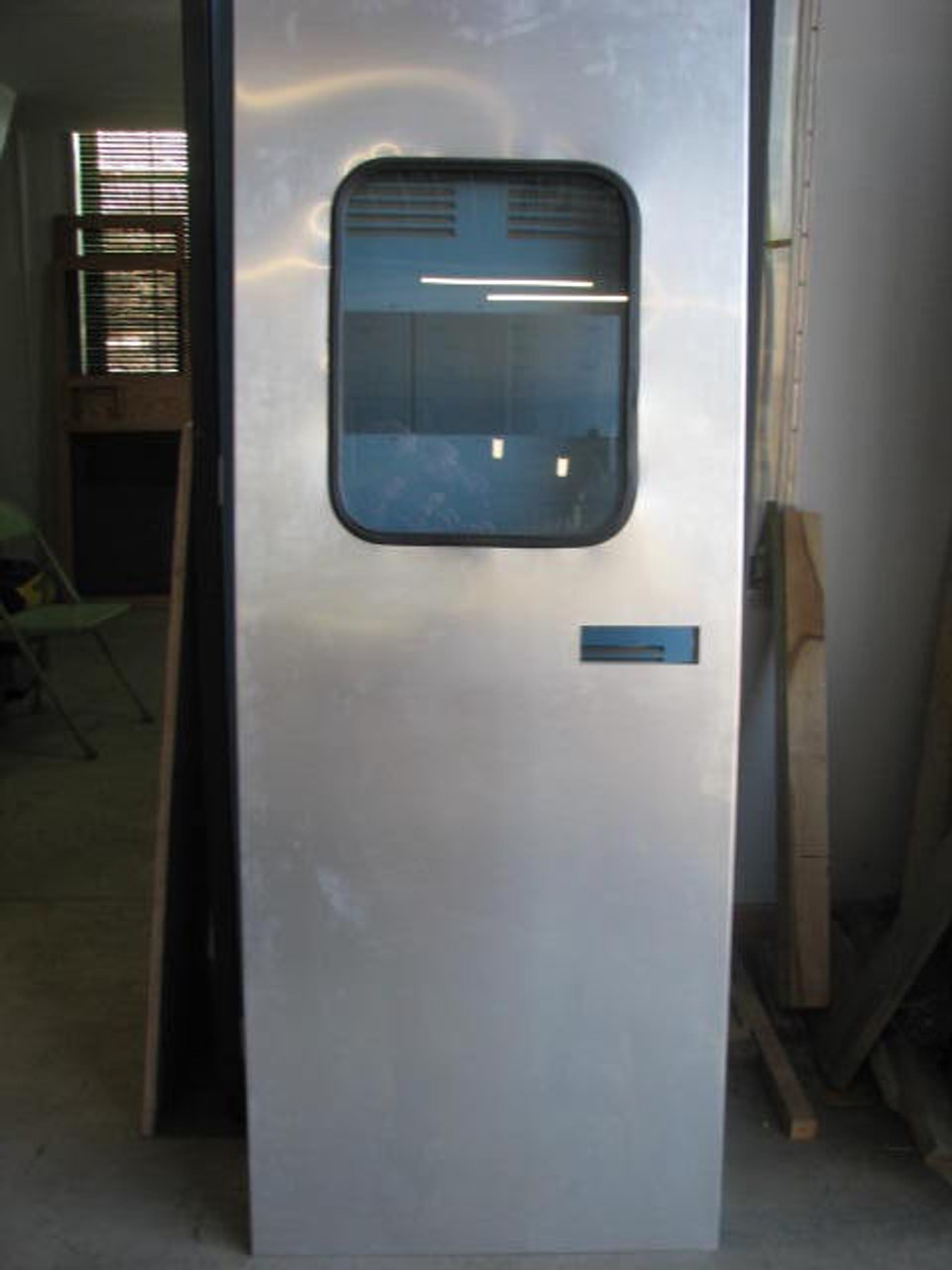 28"x 73" Spartan RH Aluminum Entry Door w/ Rectangle Window (1955-1958) (CBP052) 