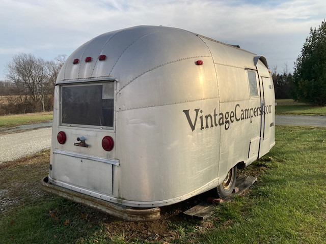 1959 Airstream 18' Globetrotter #189036 SOLD J.M. - Vintage Campers