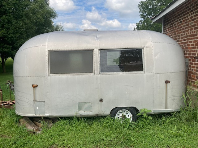 1964 Airstream 17' Bambi II #025 SOLD D.S. - Vintage Campers