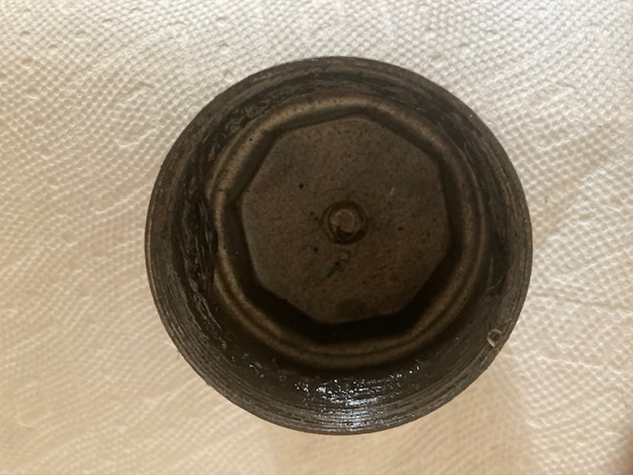 Screw on Grease Cap for 12" hub - cracked
