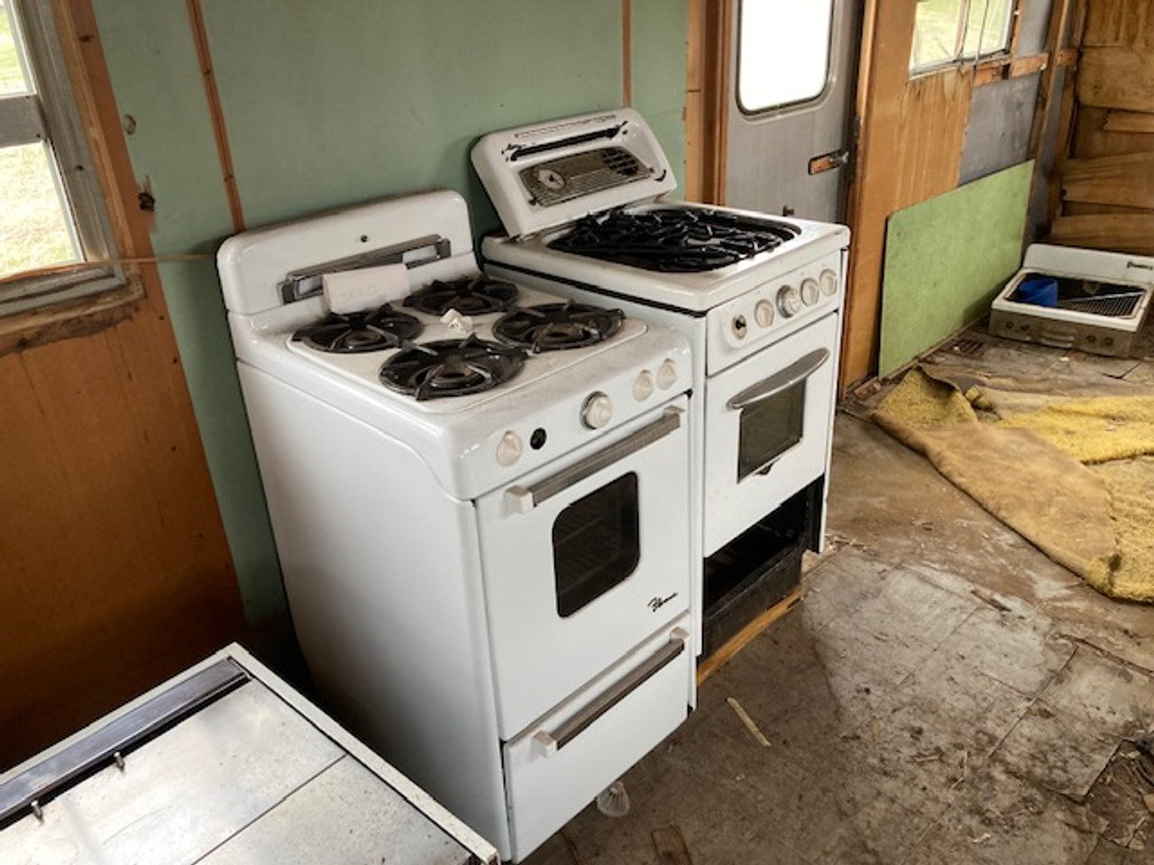 Vintage Camper/Trailer Stoves