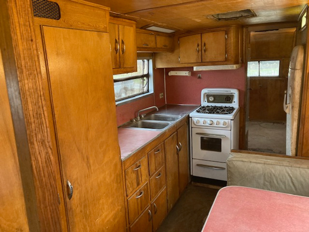 1951 Spartan 33' Royal Mansion #4396 