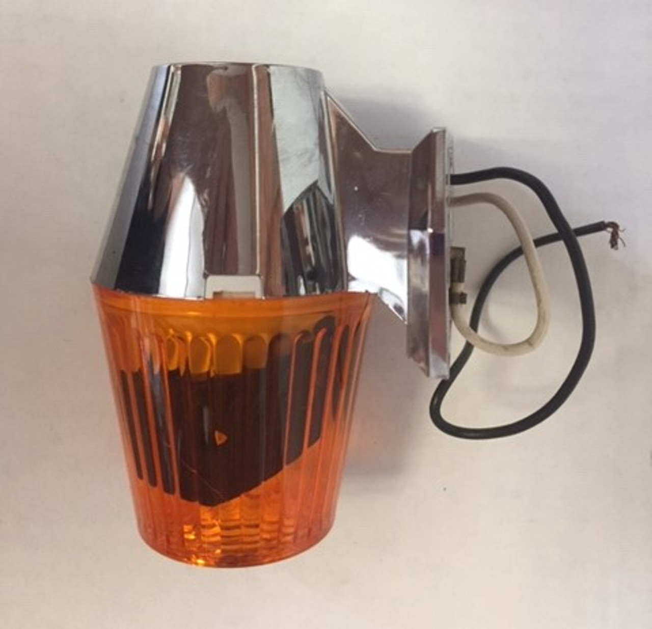 NOS PORCH LIGHT WITH AMBER LENS (12VOLT) LT447