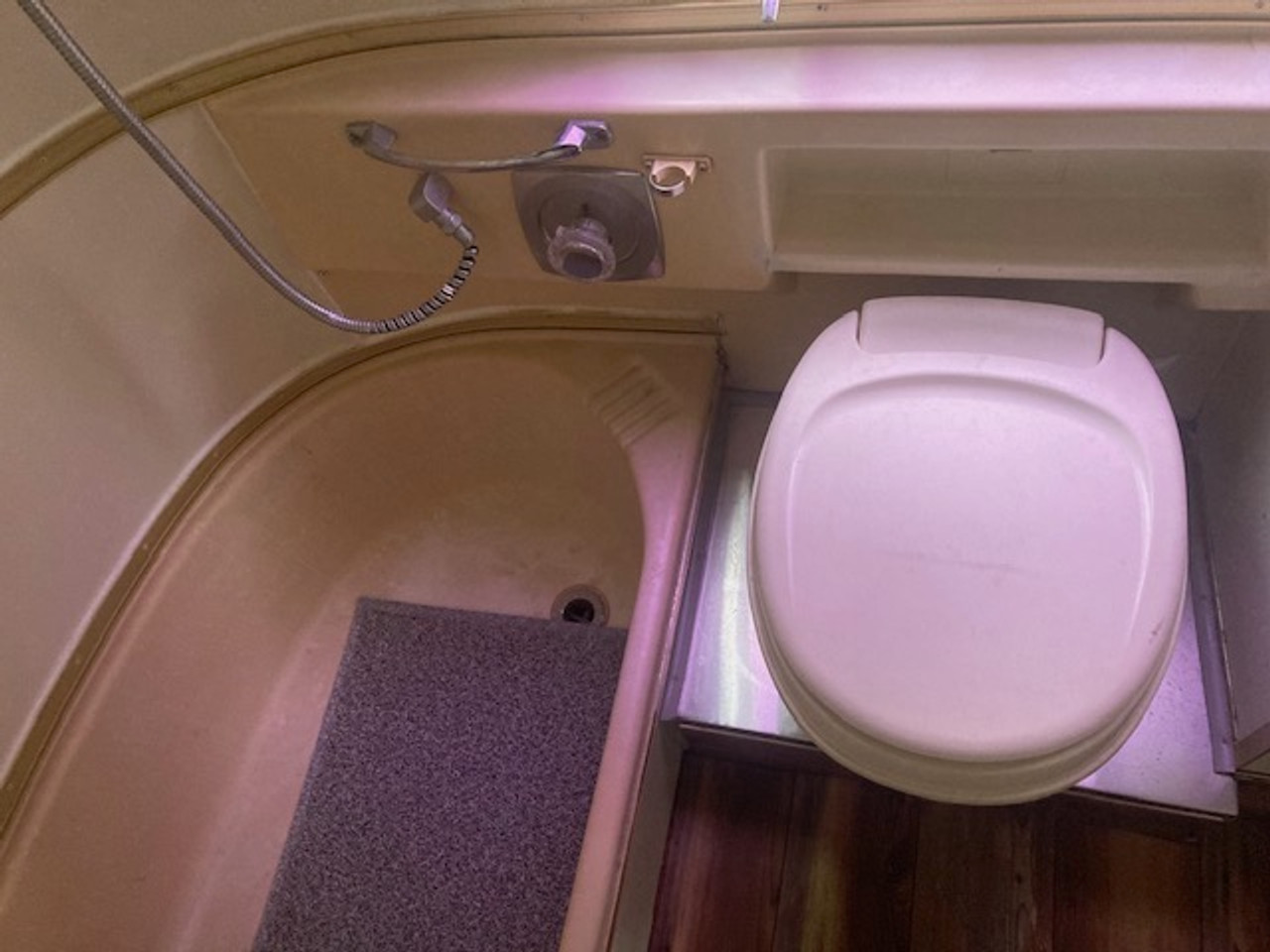 1976 Airstream Argosy 28'