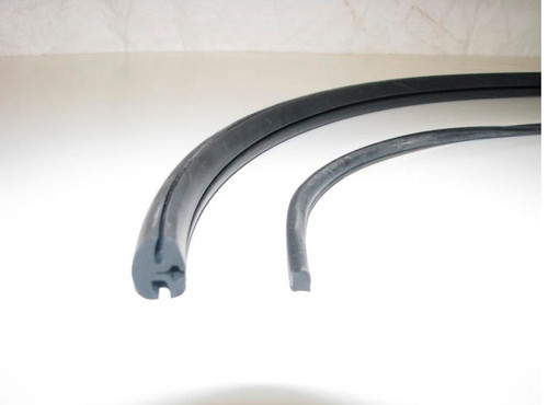 Small Gasket and Lock Strip for Spartan Door Windows (CHW135) 