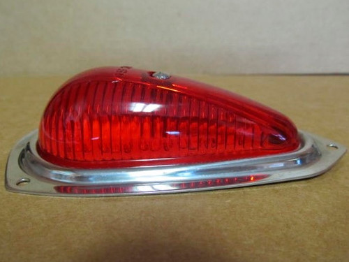 Reproduction Teardrop Clearance Light-Red (CLT106)  Side view