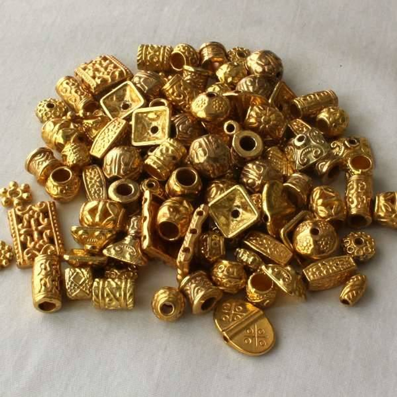 Charms for Jewelry Making - 100 Pcs DIY Gold Pendants for Earrings Bracelets Necklaces Supplies Mixed Alloy Beads for Jewelry Making Earrings