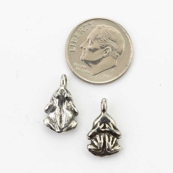  Green Girl Studios Pewter 9x16mm Frog Pendant- 1 per bag 