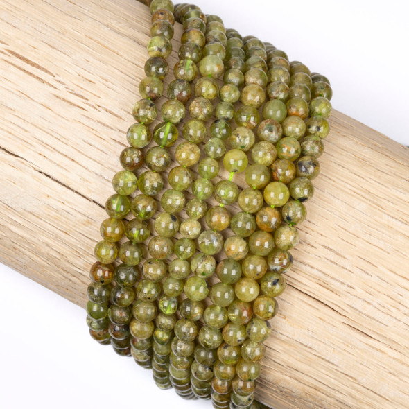 Peridot beads for DIY necklaces.