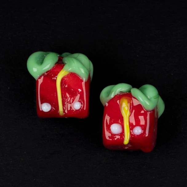 Cherry Tree Beads Handmade Lampwork Glass Christmas Bead - 11x12mm  Red Present with Green Bow, 2 per bag 