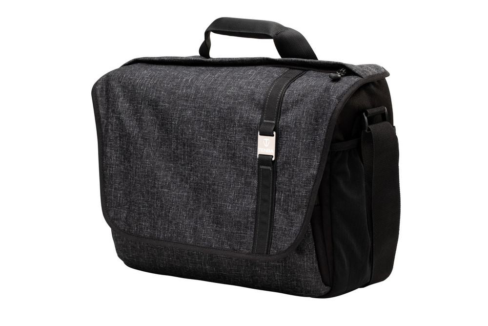 希少品　ISSEY SKYLINE ブラックショルダーバッグ Skyline 13 Messenger Black, Long Lens Backpack (637-613) | Tenba